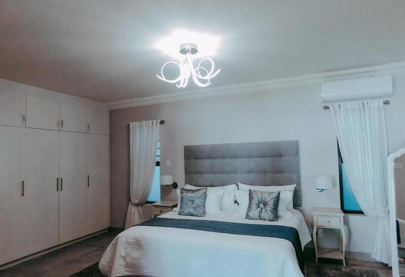 מיטת קינג בסוויטה, Arcangeli Wines