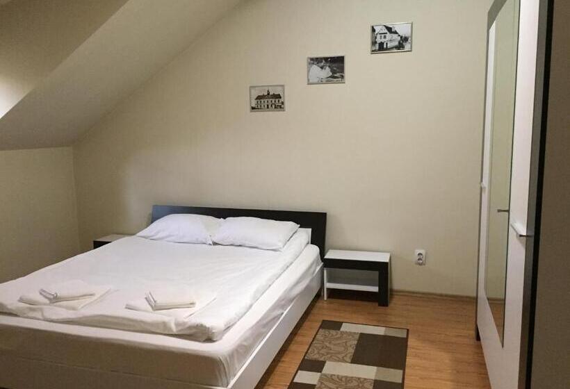 شقة غرفة واحدة, Casa Florea