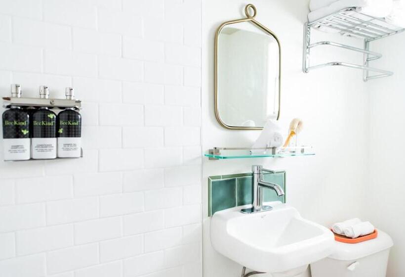 إستوديو قياسى, Royal Palms Motel