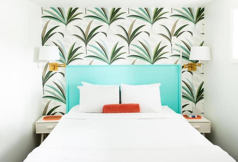 Escritório Estándar, Royal Palms Motel