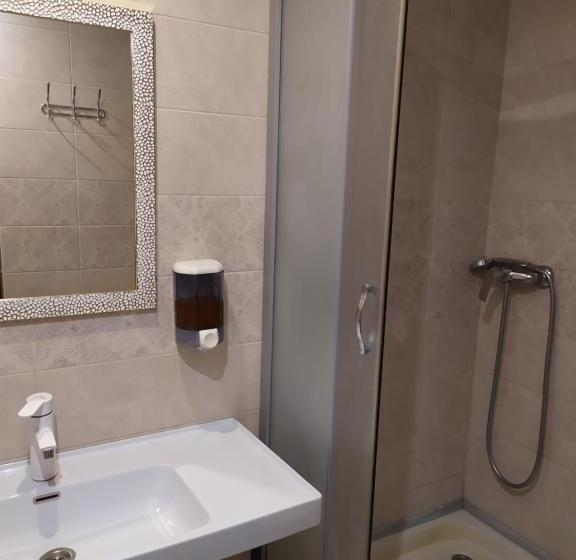 اتاق استاندارد با سرویس بهداشتی مشترک, Mini Hotel Na Gasheka