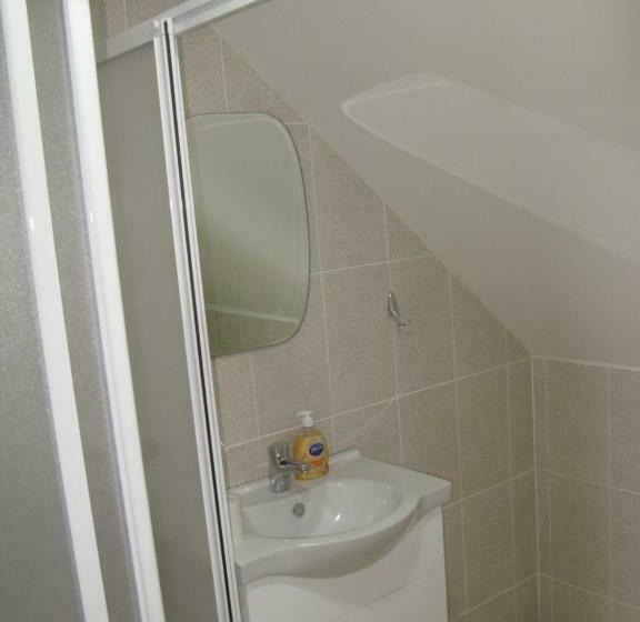 اتاق استاندارد سه تخته با سرویس بهداشتی مشترک, Etno Domaćinstvo Milenković