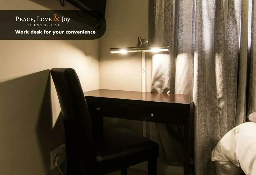 اتاق لوکس, Peace Love And Joy Self Catering Units