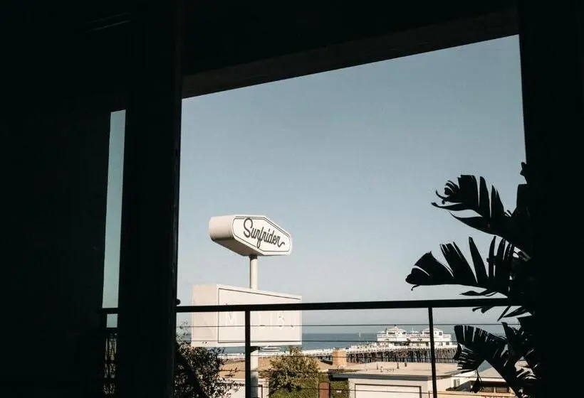 اتاق استاندارد با چشمانداز دریا, The Surfrider Malibu