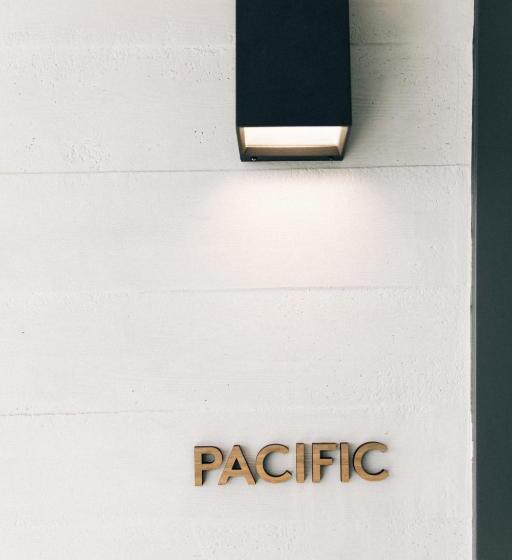 Номер Стандарт, The Surfrider Malibu