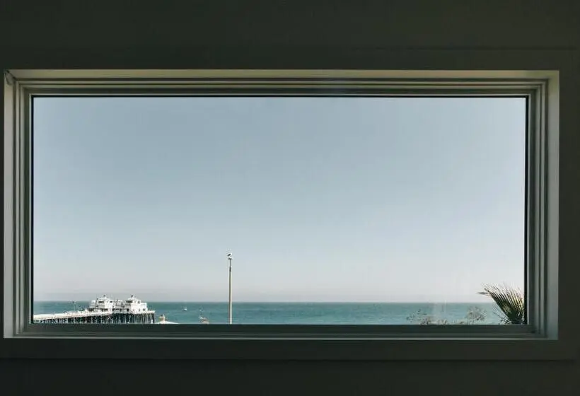 اتاق استاندارد, The Surfrider Malibu