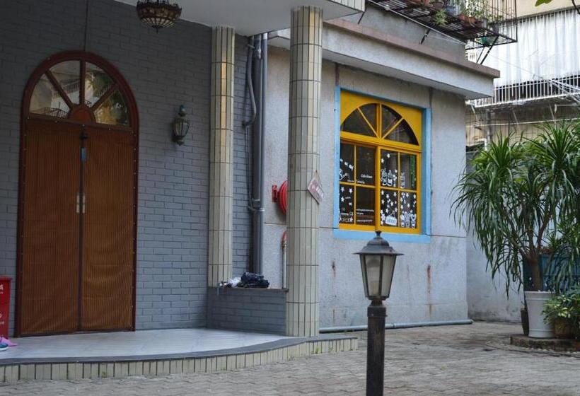 Standard Tent, No. 6 Cuobian Hostel