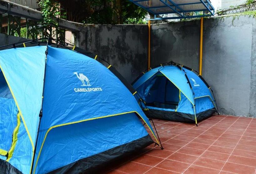 چادر با خدمات رفاهی استاندارد, No. 6 Cuobian Hostel