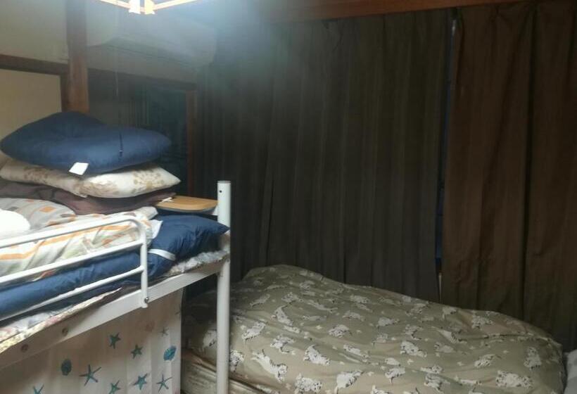 اتاق خانوادگی, Credo Sasebo