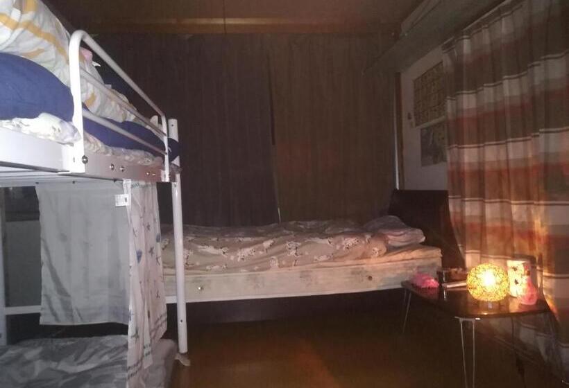 اتاق خانوادگی, Credo Sasebo