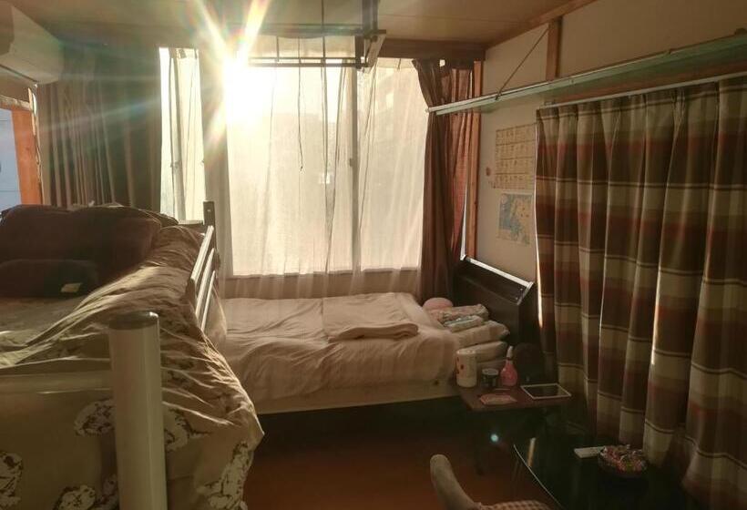 اتاق استاندارد چهارنفره با سرویس بهداشتی مشترک, Credo Sasebo