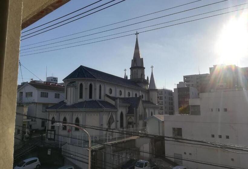 اتاق استاندارد چهارنفره با سرویس بهداشتی مشترک, Credo Sasebo