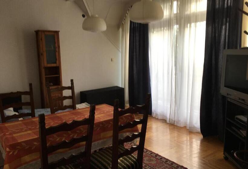 شقة غرفة نوم واحدة مزودة بشُرفة, Eva Rooms