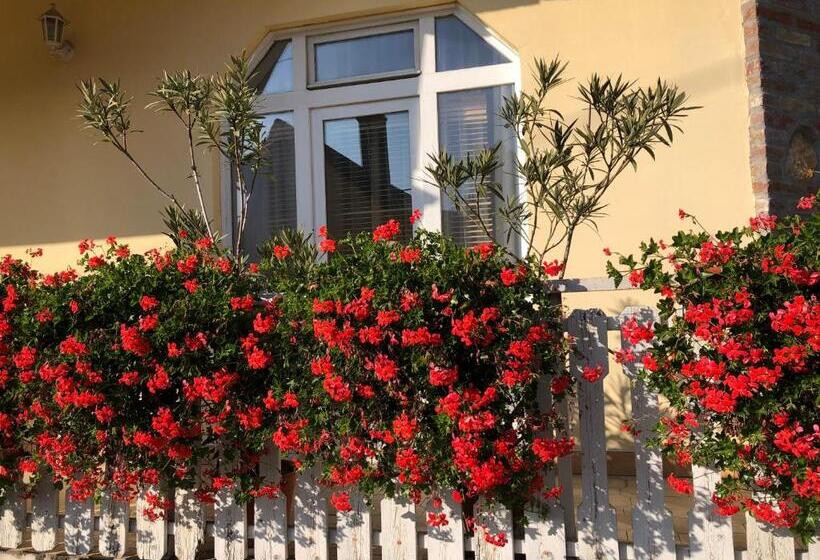 شقة غرفة نوم واحدة مزودة بشُرفة, Eva Rooms