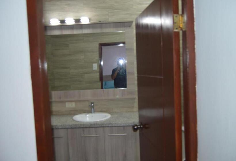 ファミリールーム, Hostal El Naufrago 1