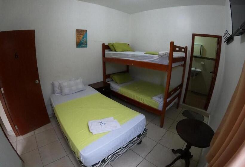トリプルクラシックルーム, Hostal El Naufrago 1