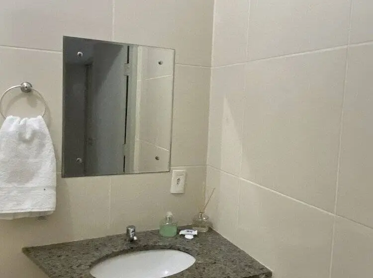 اتاق ساده سه‌ نفره, Pousada Universitária