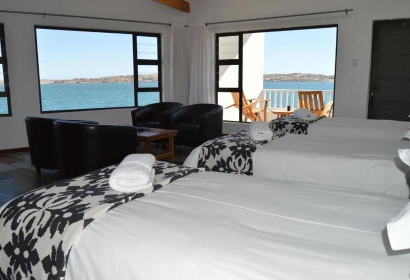 اتاق خانوادگی, The Cormorant House