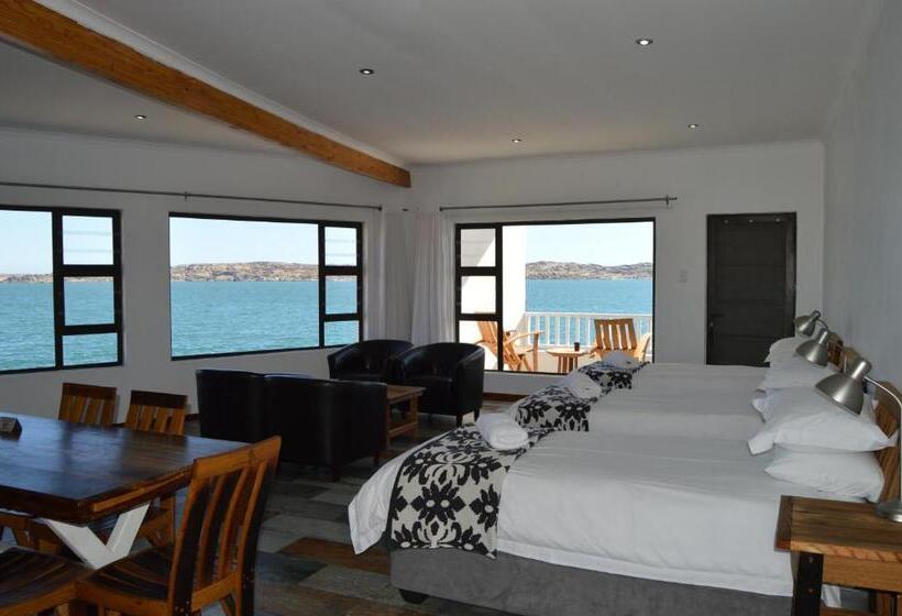 اتاق خانوادگی, The Cormorant House