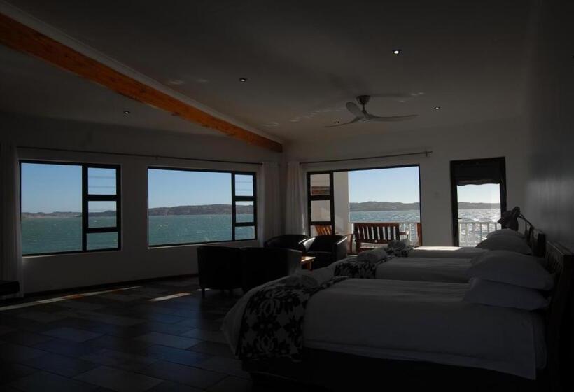 اتاق خانوادگی, The Cormorant House