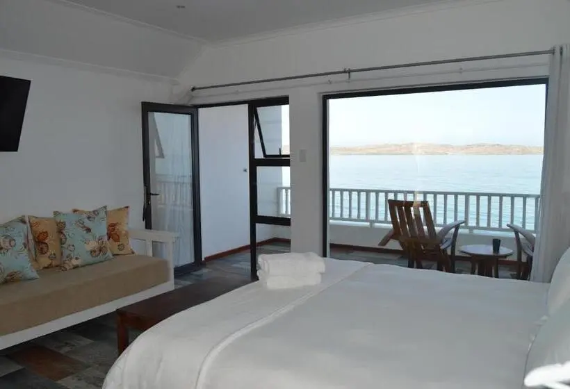 اتاق لوکس با بالکن, The Cormorant House