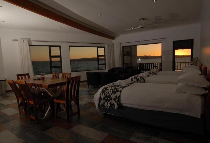 اتاق خانوادگی, The Cormorant House