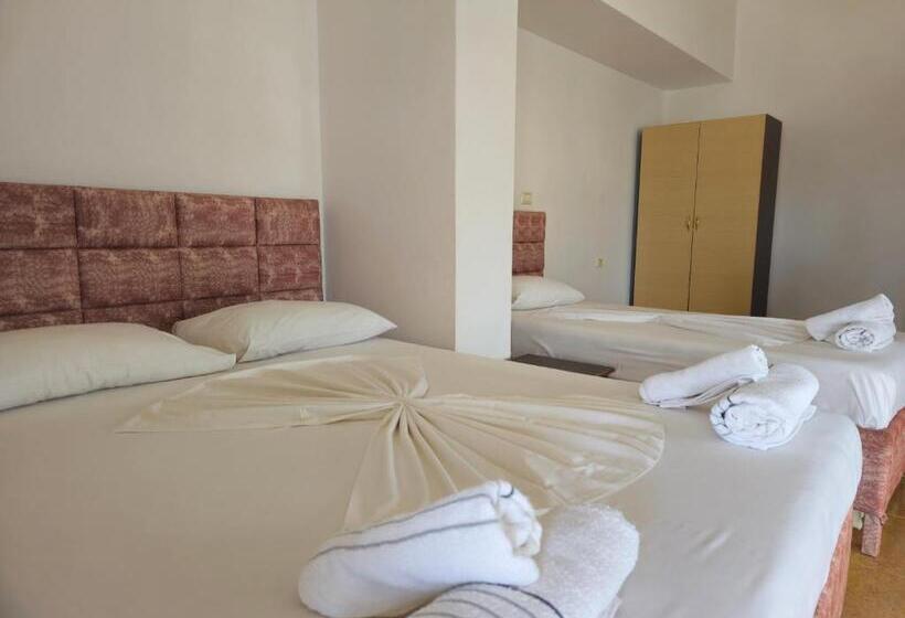 اتاق خانوادگی, Villa Roku