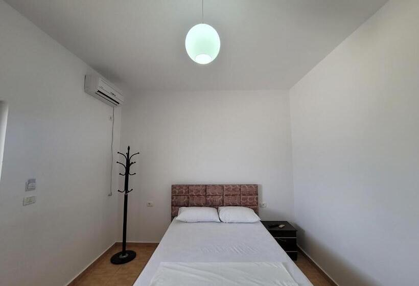 اتاق خانوادگی, Villa Roku