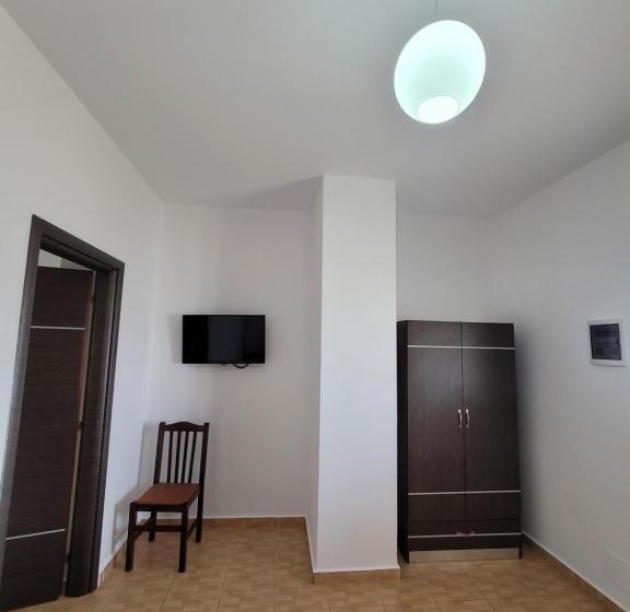 اتاق خانوادگی, Villa Roku