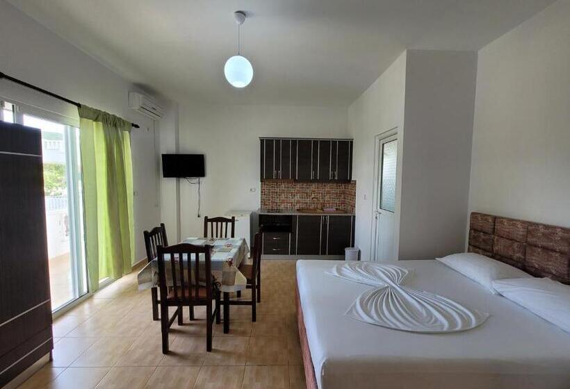 اتاق خانوادگی, Villa Roku