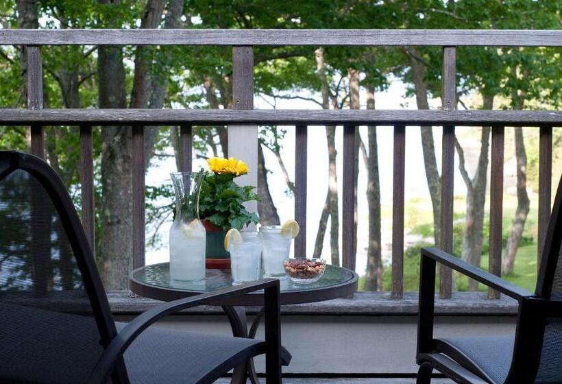 Номер Deluxe Вид на Море с Балконом, Coveside Bed & Breakfast