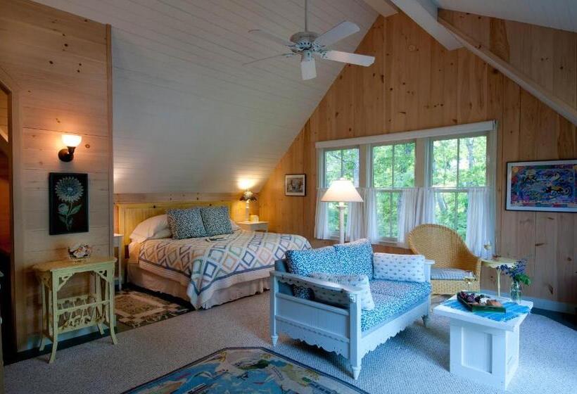 Номер Deluxe Вид на Море с Балконом, Coveside Bed & Breakfast