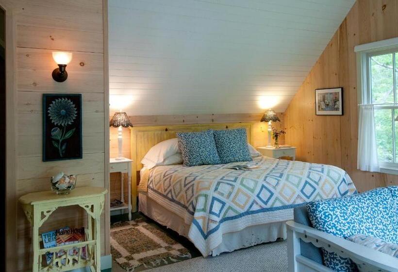 Номер Deluxe Вид на Море с Балконом, Coveside Bed & Breakfast