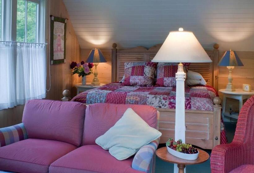 Номер Deluxe Вид на Море с Балконом, Coveside Bed & Breakfast