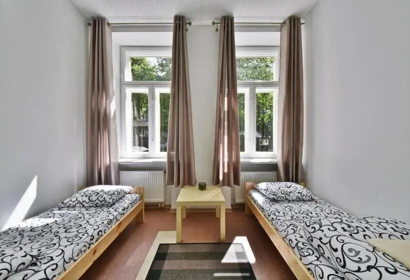 اتاق استاندارد با سرویس بهداشتی مشترک, Laisves Avenue Hostel Easy Kaunas