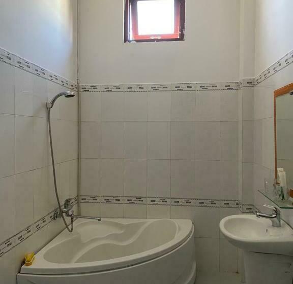 اتاق استاندارد چهار تخته, Anh Nguyen Guesthouse