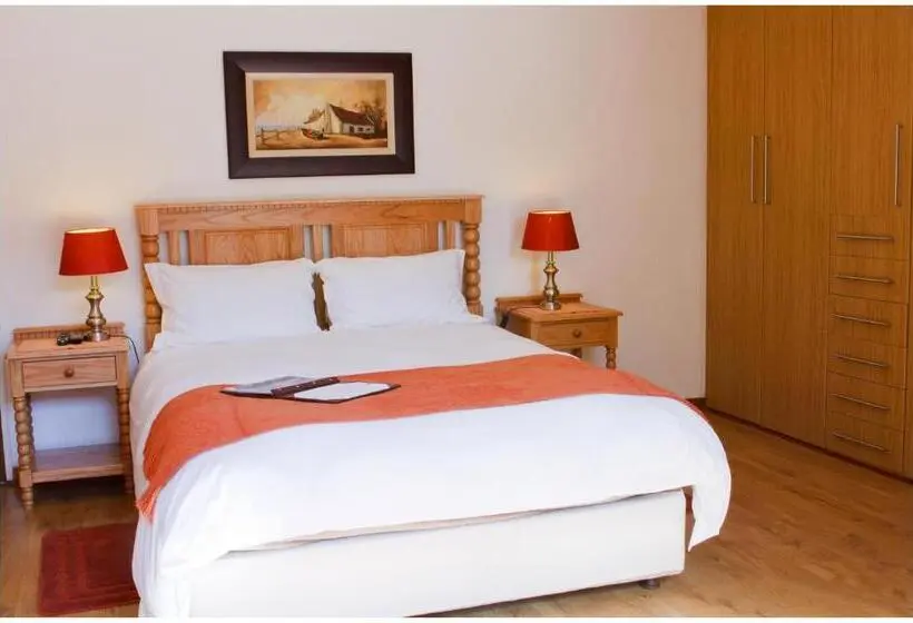 Deluxe-perhehuone, Asante Guest House