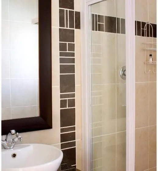 Deluxe-perhehuone, Asante Guest House