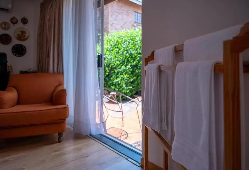 Deluxe-perhehuone, Asante Guest House