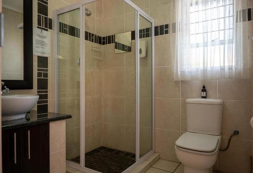 디럭스 패밀리 룸, Asante Guest House