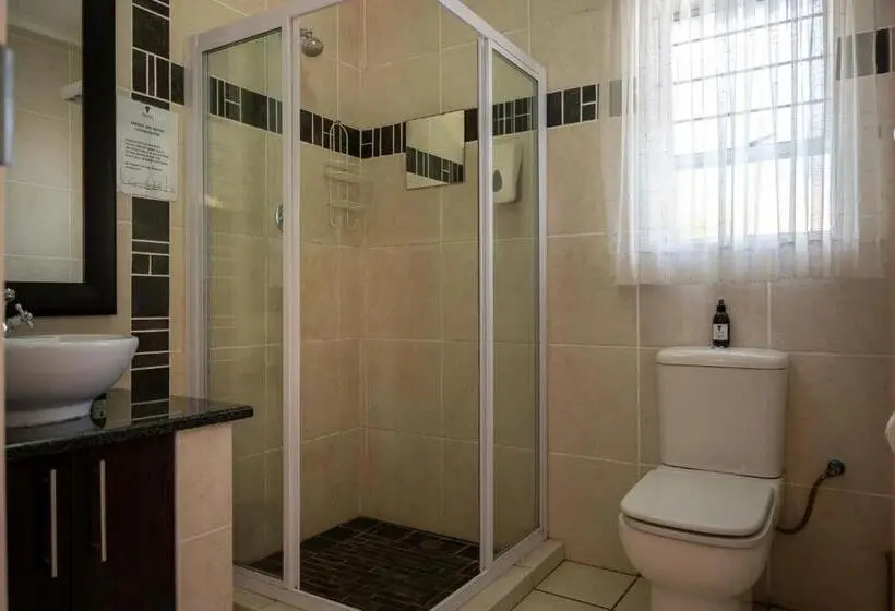 Deluxe-perhehuone, Asante Guest House