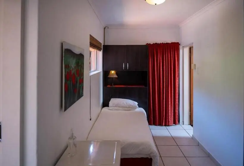 Deluxe-perhehuone, Asante Guest House