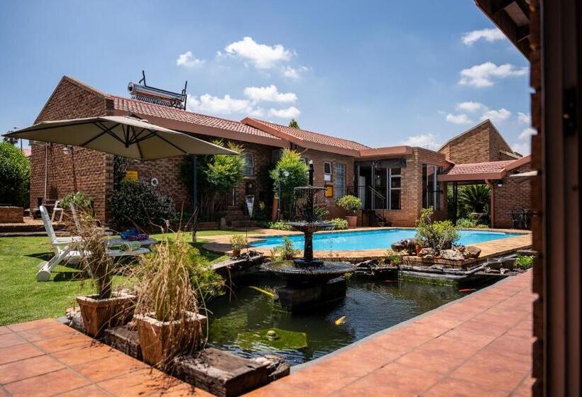 풀장 전망 디럭스 룸, Asante Guest House