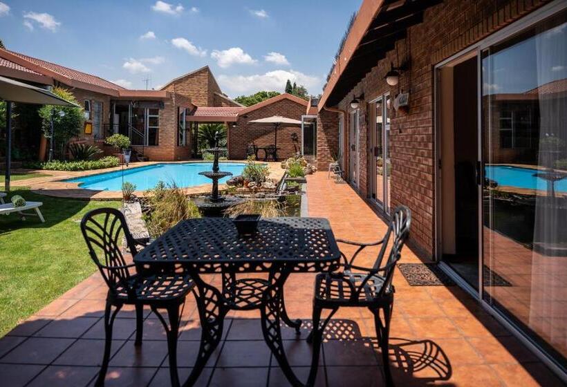 풀장 전망 디럭스 룸, Asante Guest House