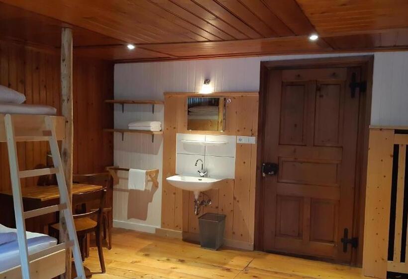 חדר סטנדרט לארבעה, Landhaus Bad Hopfreben