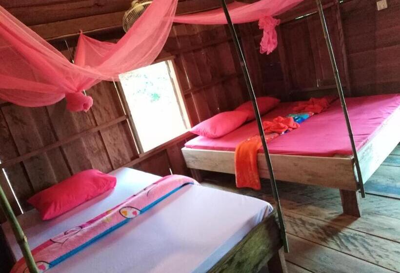 标准间带山景, Tree Lodge Banlung