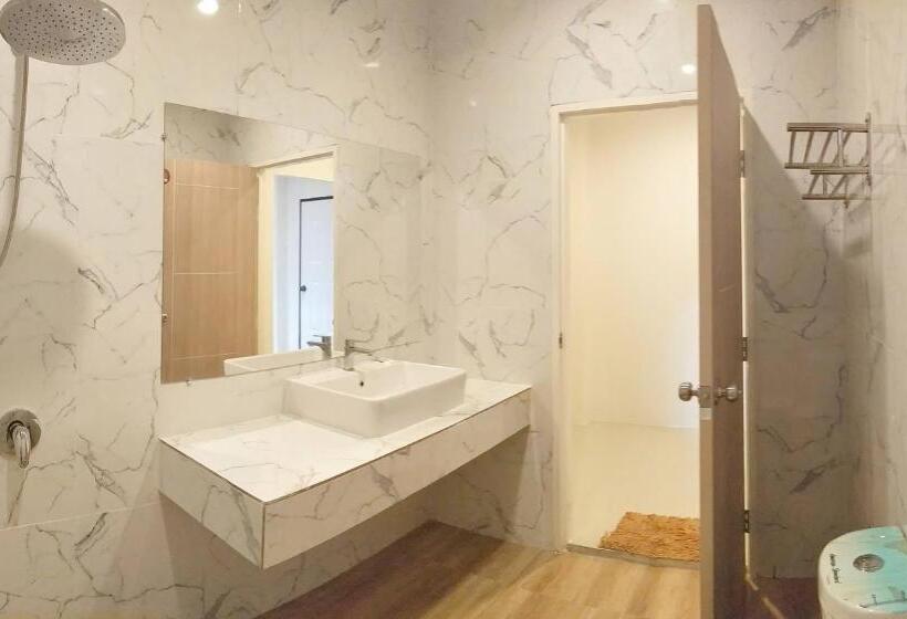 חדר סטנדרט עם מיטת קינג, Suwi Coco Ville Resort