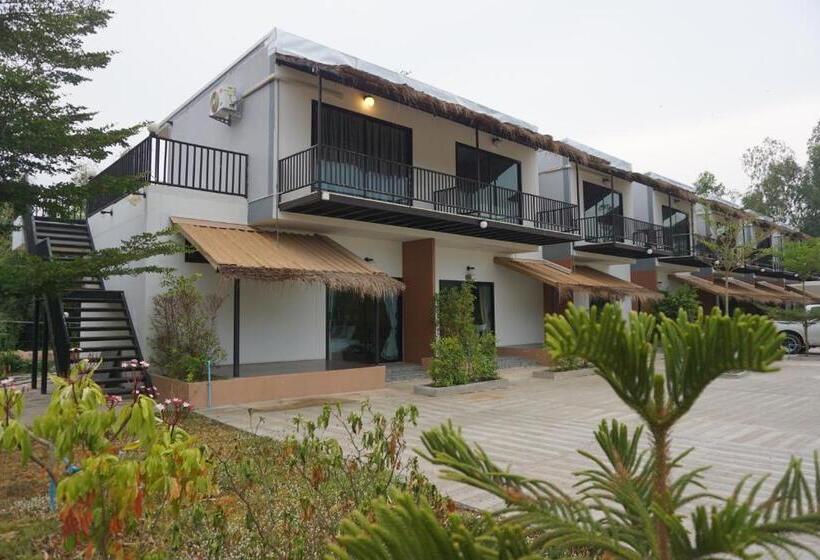 חדר אקונומי לשלושה, Suwi Coco Ville Resort