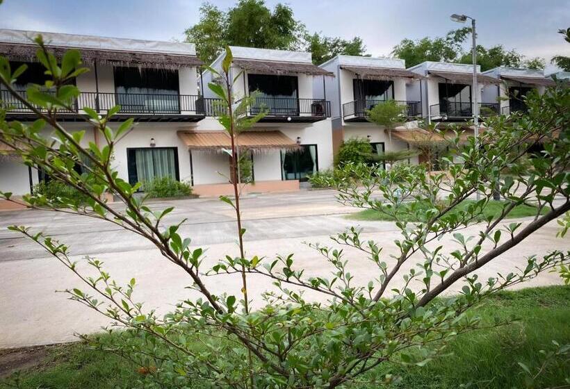 חדר אקונומי לשלושה, Suwi Coco Ville Resort