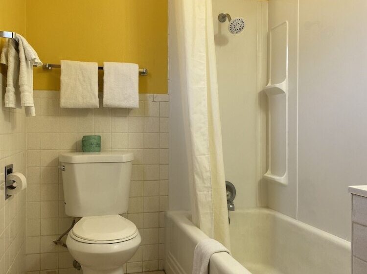 스탠다드 룸, Western Skies Motel